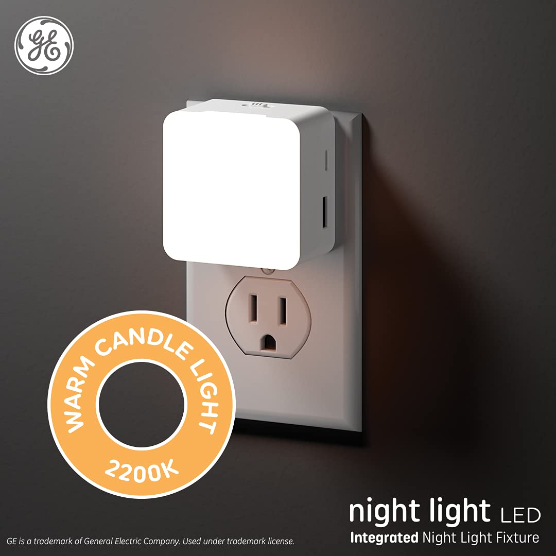GE Lighting Dual USB Warm Candlelight Plug-in LED Night Light Fixture