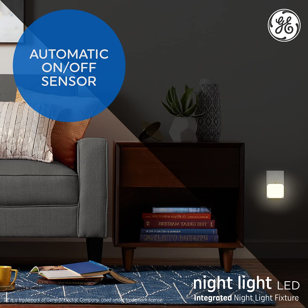 GE Lighting Dual USB Warm Candlelight Plug-in LED Night Light Fixture