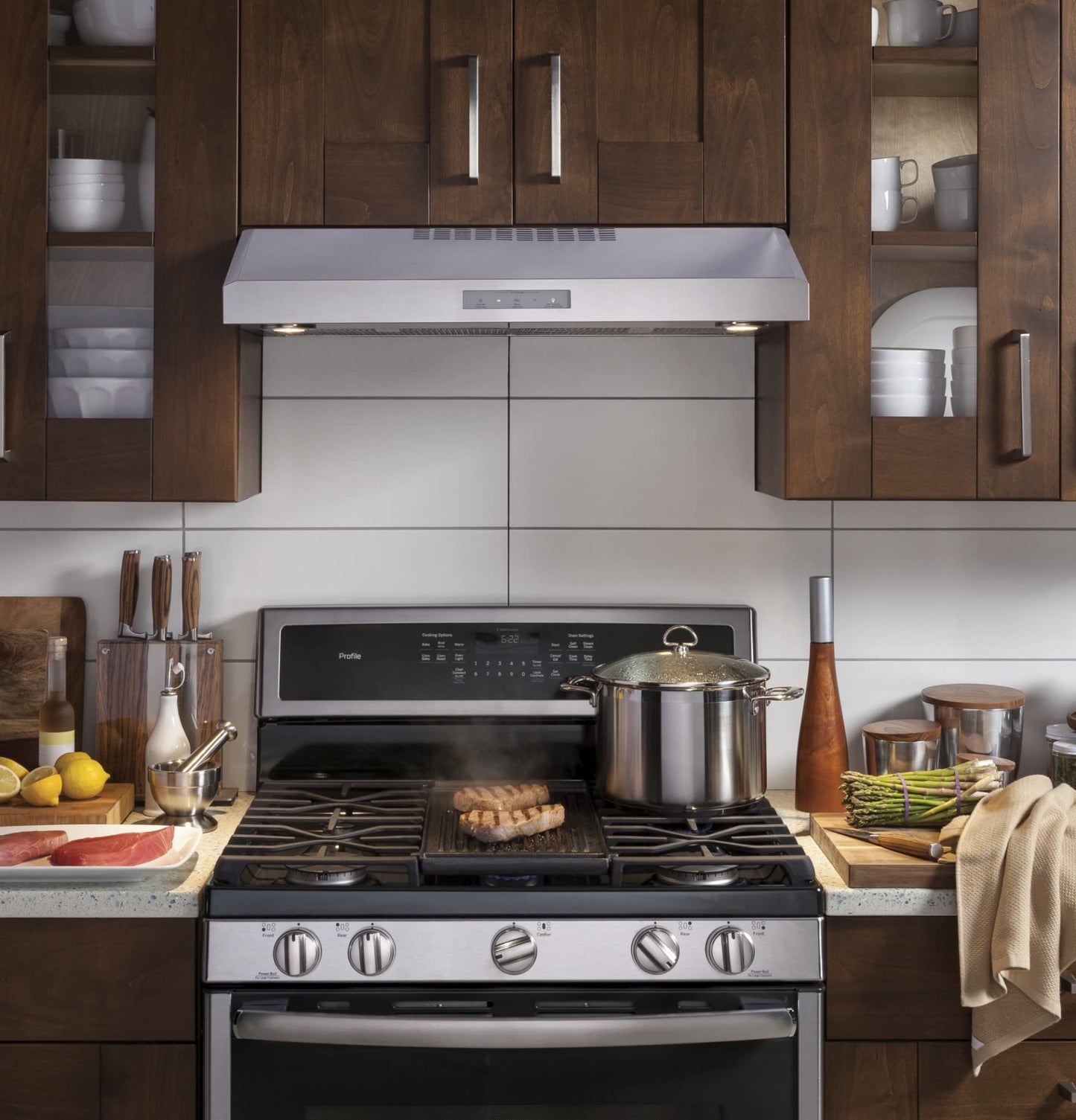 GE PVX7300SJSS Profile 30" Stainless Steel Under Cabinet Range Hood - 400 CFM