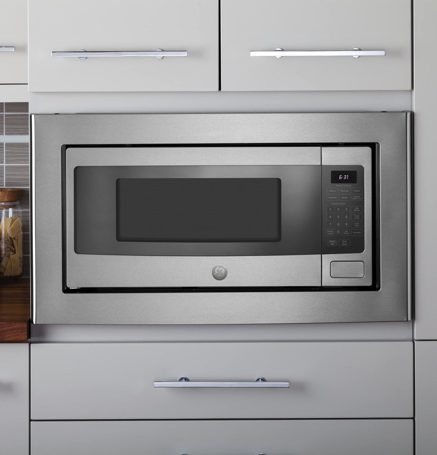 GE Profile PEM31DFBB 24" 1.1 cu. ft. Capacity counter top Microwave Oven in Black
